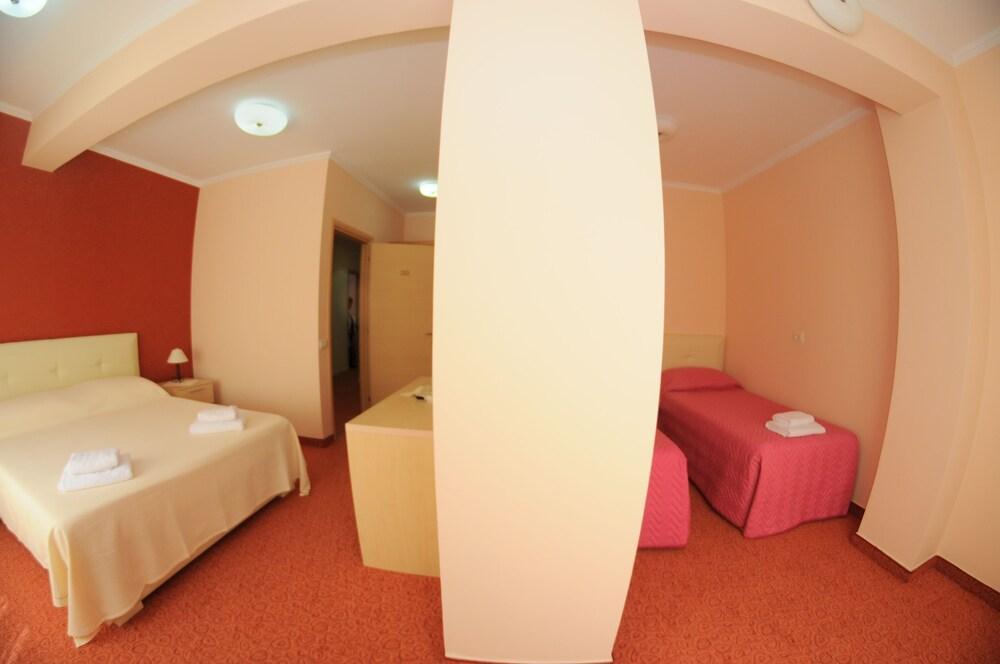 Signature Idea Hotell 3*